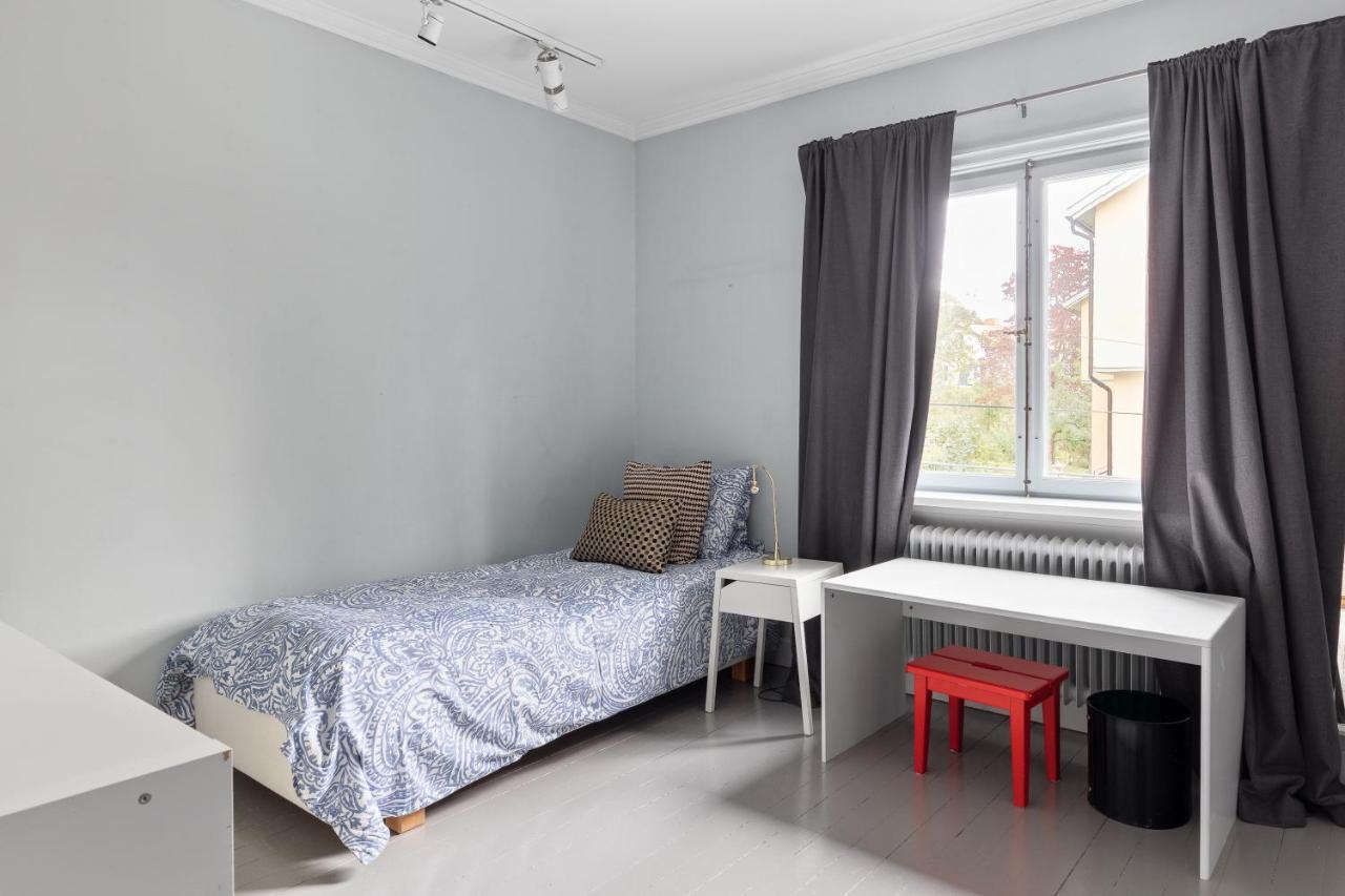 Fantastic 4 Bedroom Home In Bromma With Everything Stockholm Exterior foto