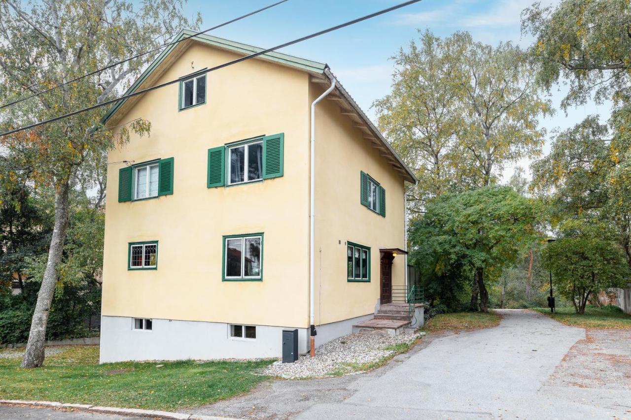 Fantastic 4 Bedroom Home In Bromma With Everything Stockholm Exterior foto