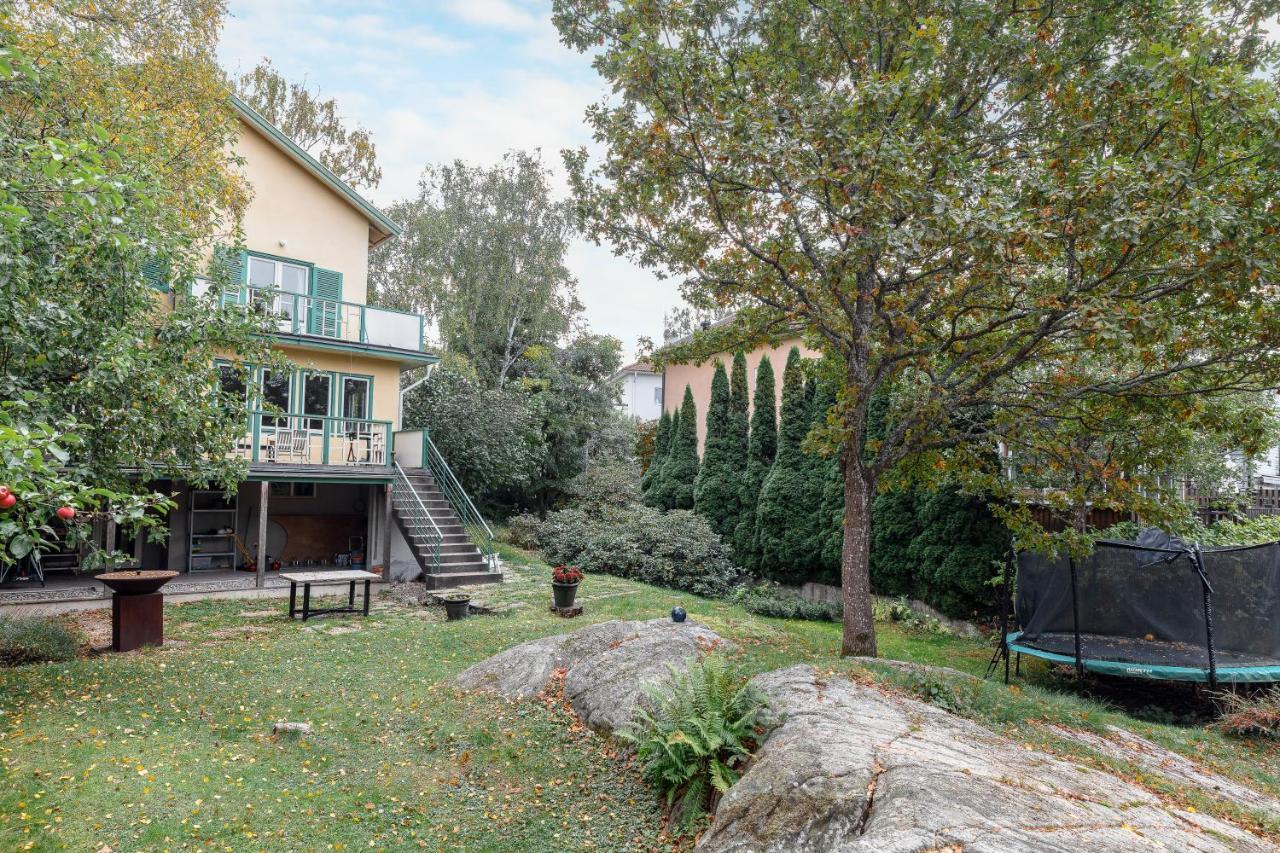 Fantastic 4 Bedroom Home In Bromma With Everything Stockholm Exterior foto