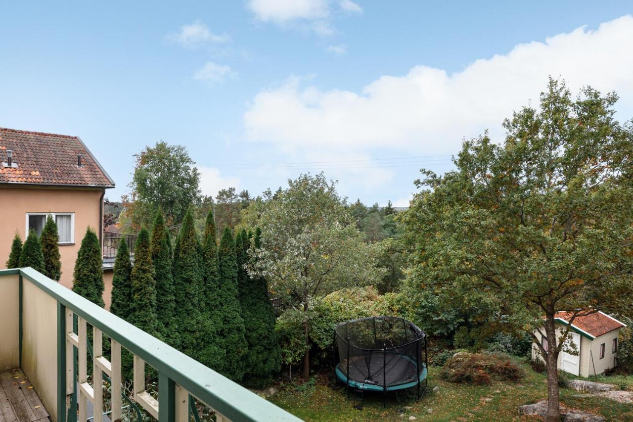 Fantastic 4 Bedroom Home In Bromma With Everything Stockholm Exterior foto