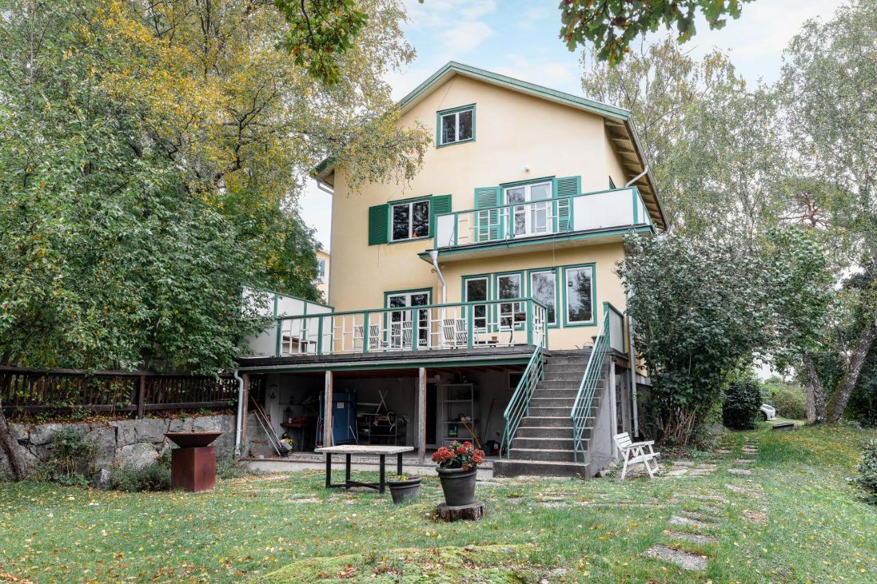 Fantastic 4 Bedroom Home In Bromma With Everything Stockholm Exterior foto